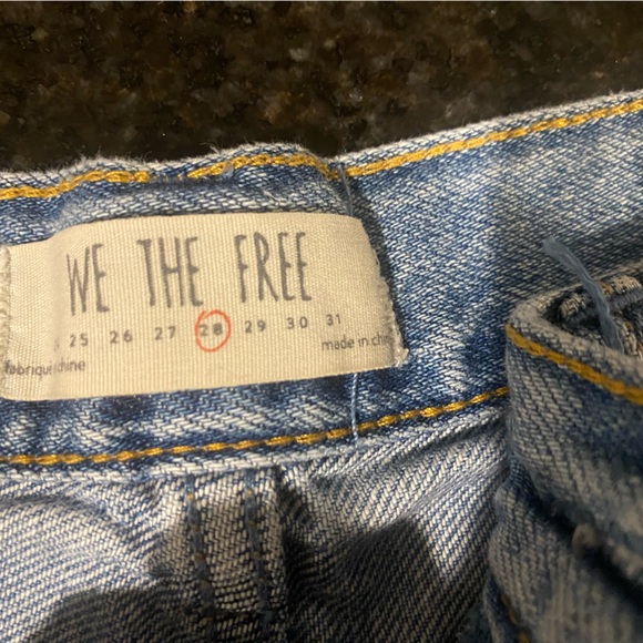 Free People Distressed Shorts Size 28 - Picture 3 of 3